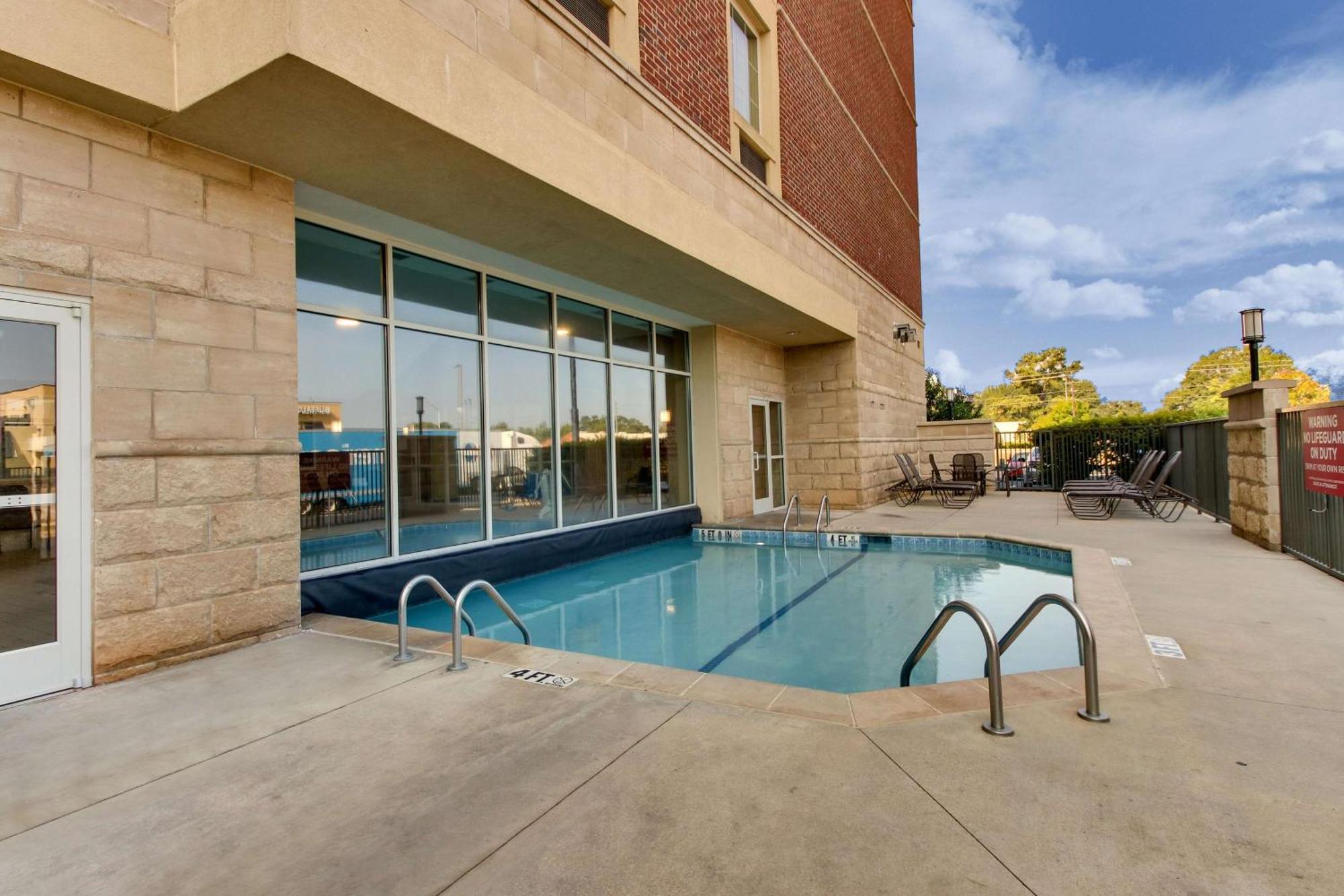 Drury Inn & Suites Meridian Buitenkant foto